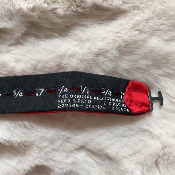 Red cummerbund & bow tie. - Picture 5 of 9